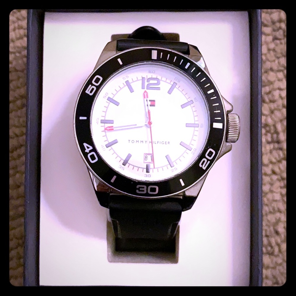 Tommy hilfiger casual black watch for men